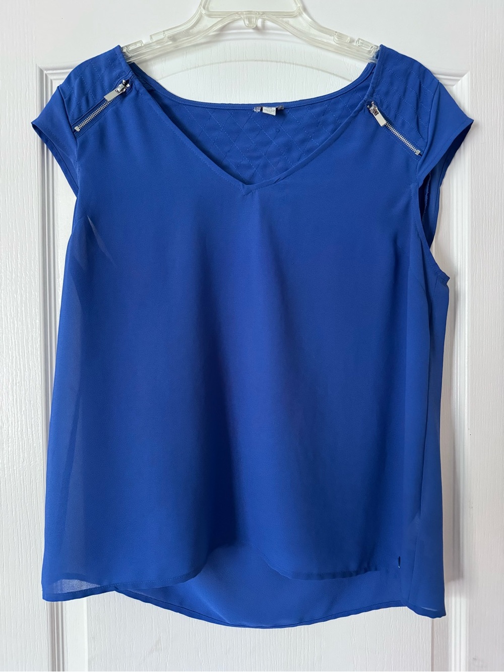 Guess V-Neck Cap Sleeve Top
